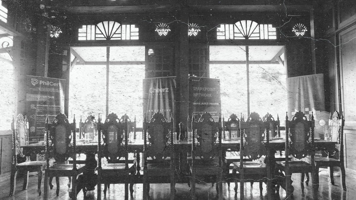 BicolBlockchain's tweet photo. Isang gabi na puno ng paguugnayan sa larangan ng teknolohiya kasama ang @solana @SuperteamDAO @SuperteamPHL , @ownlyio , @sparkpointio , @bicolit ., Cheerz Studio, at Bicol Blockchain Community circa 1800's.
#rp612fic #bicolblockchain #web3bicol https://t.co/ur97zgIgKL