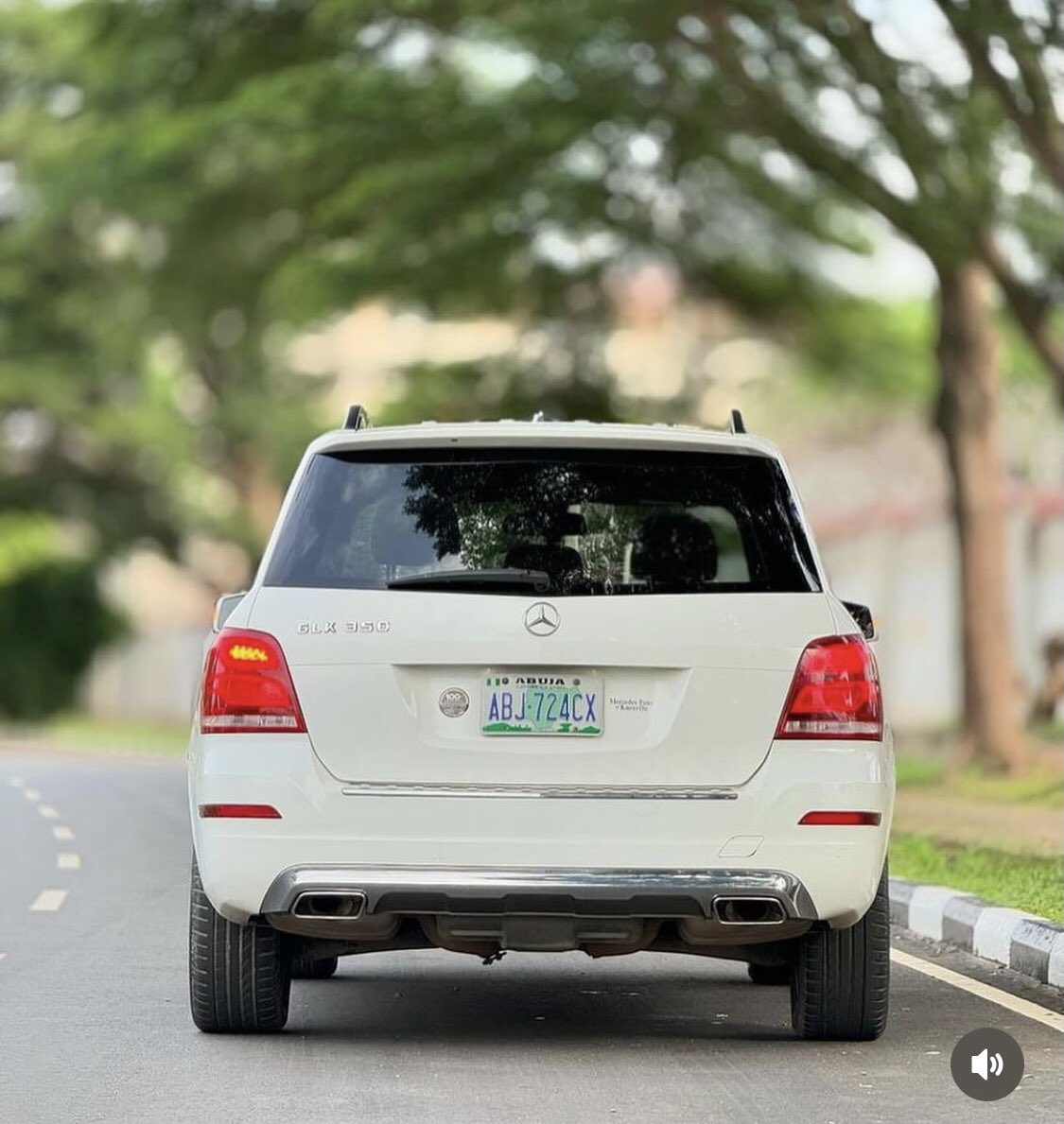 Automall_ng's tweet photo. Extremely clean Mercedes Benz GLK350 2014 model
Price :15.2m
Duty: paid
Location: Abuja
#bashir #efcc #cocumber #atikuandobi
@__yellows @Mvnaaa___ @HMujeili @___Bils @chandni_lish @hayateey1 @el_uthmaan @moderate_ustaz @_hafsat_paki @Kha_dee_ja_tou @aisha_yaGuda Retweet 🙏 https://t.co/w0ioN1FBce