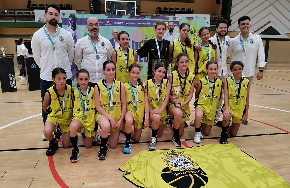 gabycumbreras's tweet image. La @SDCandray logra un gran quinto puesto en el Campeonato de Andalucía Mini (@FAB_Andaluza) en San Fernando, que gana la EDM Teatinos de Málaga tras una espectacular remontada ante Virgen del Carmen de Córdoba (57-64)
Crónicas en deportedelaisla.com
deportedelaisla.com/2024-06-09/bal…