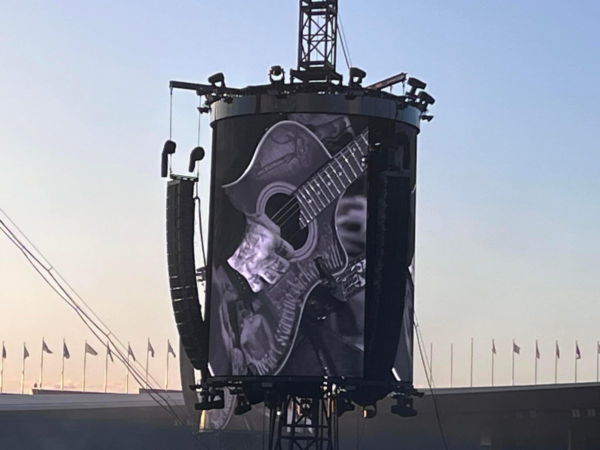 memmuliinos's tweet photo. #M72Helsinki 🤘🏻🖤🎶🔥🇫🇮☀️🎶🤘🏻 What a night! Thank you! ❤️
@Metallica @FFDP 💙🤍 090624 Helsinki 🇫🇮🎶🤘🏻🔥 https://t.co/NpJ1TENTVK