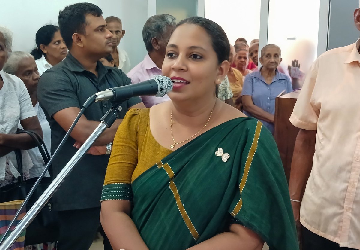 AnupaPasqual's tweet photo. Dodangoda Divisional Secretary Mrs. Shyama P. Kariyawasam, Social Service Officer Mr. Eranda, Senior Promotion Officer M.A.D.M. Ravihari, my Coordinating Secretary Mr. Sandun Ayesh, and officers of the Elderly Council participated in the event. #PWD https://t.co/QQMvF45VA7