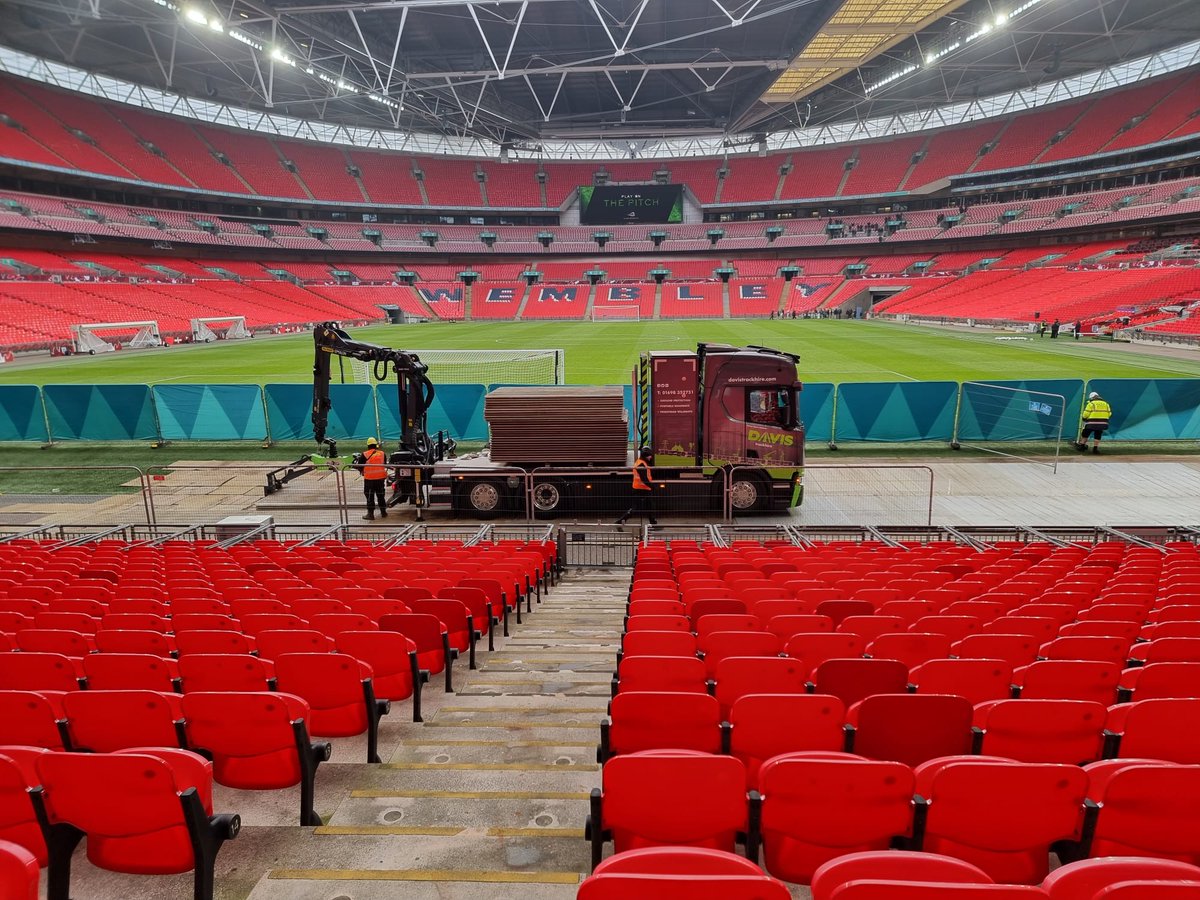 Davis_Trackhire's tweet photo. FOOTBALL CRAZY 😜⚽
With less than a week until #Scotland & #England begin their #Euro2024 campaigns, here's some of the UK stadia we have worked at over the past year 🏟
#PitchProtection #Stadium #Trackway #GroundProtection #SportsPitches #EatSleepTrackRepeat #NoPanelsNoParty https://t.co/TpQWD3qOUg