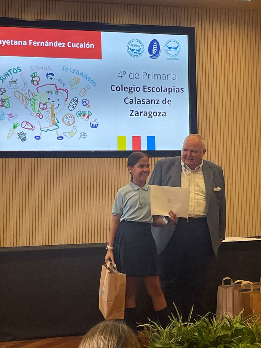 FEECalasanz's tweet photo. Mediante el lema”Juntos contra el hambre y despilfarro de alimentos “ es lo que varias alumnas de 3º, 4º , 5º y 6º de Primaria han plasmado en sus dibujos que han sido premiados a nivel colegial y provincial por el banco de alimentos. ¡ Enhorabuena! https://t.co/JM6xouBhKL