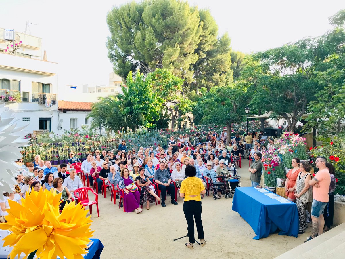 🌸Ahir a la tarda vam donar per acabat el <a href="/corpusdesitges/">Corpus de Sitges</a> amb el repartiment de premis i cloenda als nostres jardins.

👏 Emoció a flor de pell amb la llarga ovació a les residents participants de l'exposició de clavells! 

#HospitaldeSitges #CorpusdeSitges #Sitges