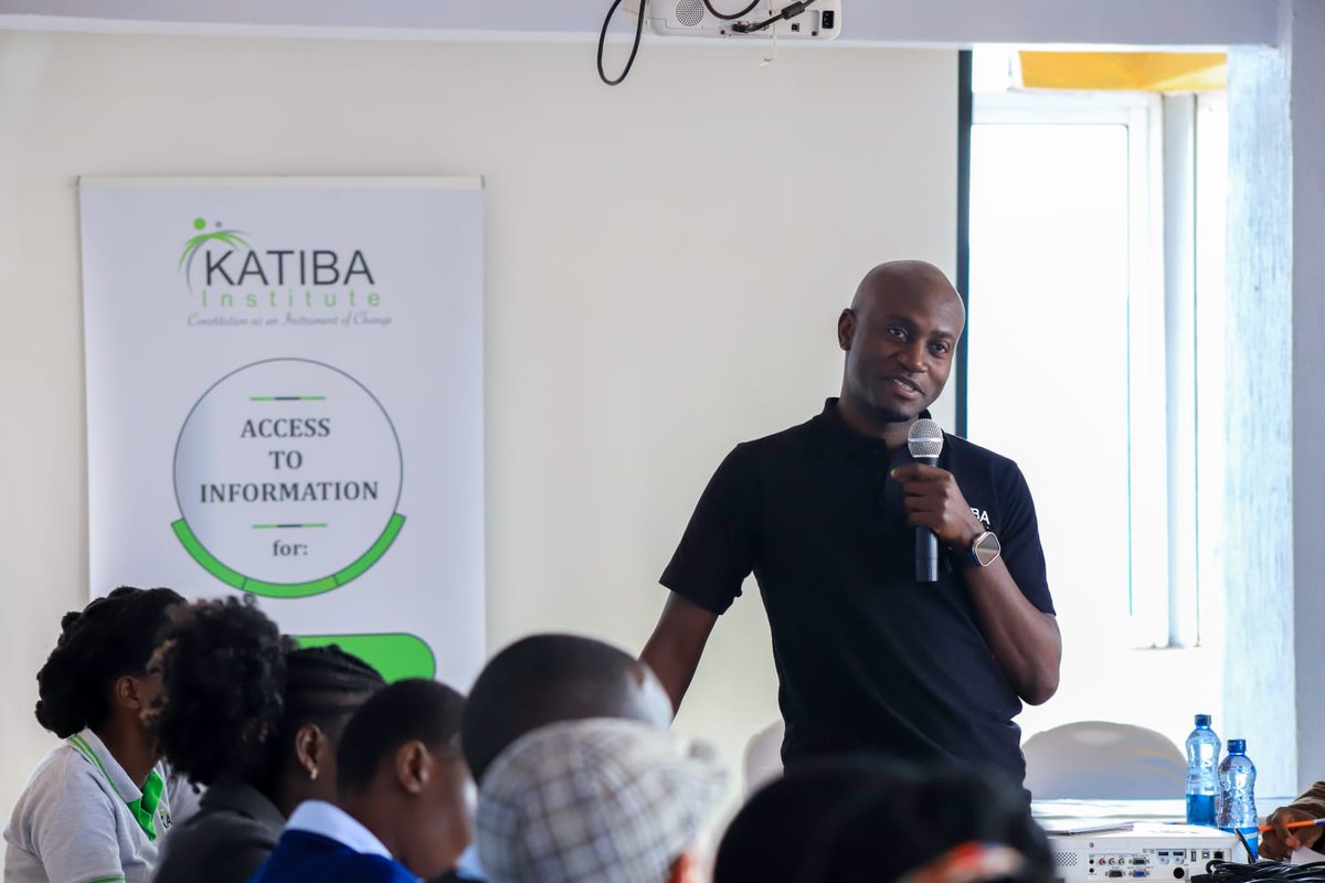 katibainstitute's tweet photo. This week, we take our discussion on access to info to #WesternKenya:
Today, we are meeting with various groups (community, CSOs, journalists) in #Bugoma. Participants share their experiences when trying to access information from the County and govt agencies.
#IDeserveToKnow https://t.co/lcWGIyawW2