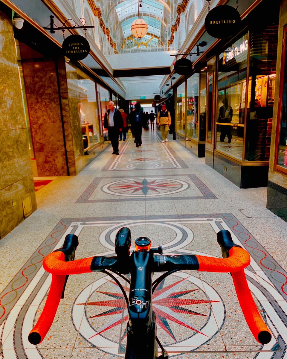 CyclingDown's tweet photo. Bling Alley - getting the watchful eye 👀 from the private security guards 👮 💎 maybe it was just the spandex police 🤔
.
#lifebehindbars #velo #ciclismo #pedallingsquares #whereiride #roadslikethese #thisiswhyweride #getoutside #cyclingpics #embraceagiantspirit https://t.co/JnPKGyhXHW