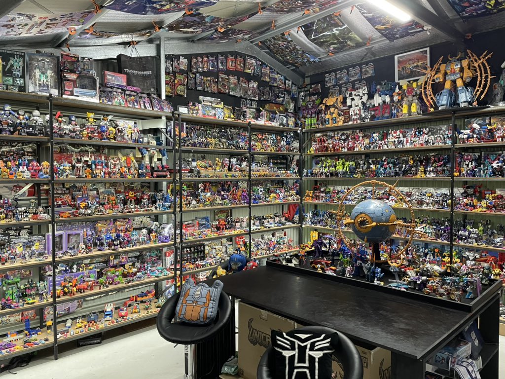 BigAngryTrev's tweet photo. Ah the #transformatorium always looks good after itβs bi-monthly clean π π π #Transformers #bigangrytrev https://t.co/izs1GAWcd2