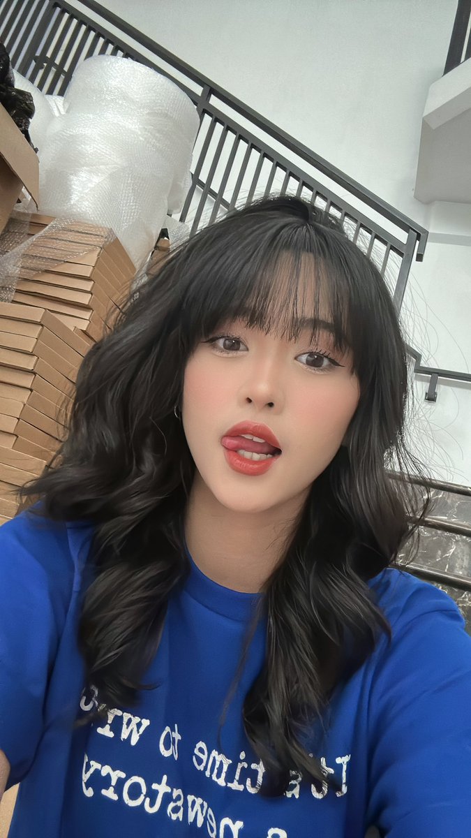 AdelRevaaa's tweet photo. 💙 https://t.co/MS6RQNtTQY