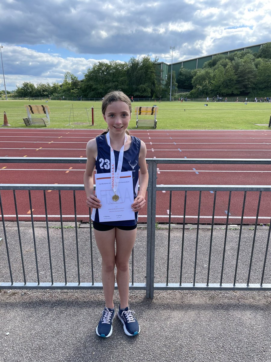Well done to Anya for becoming Year 7 County Athletics Champion in 800m🥇and Enid for coming 2nd in year 10-13 girls 800m County Athletics🥈