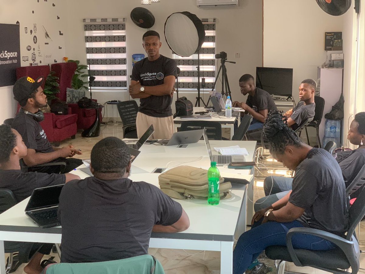 blockspaceHUB's tweet image. Ready to transition from Web2 to Web3? BlockSpace offers bootcamps, expert guidance, and a supportive community to help you succeed in the decentralized world. Anticipate announcements about our next Cohort 🌟 #BlockSpace #Web3Journey