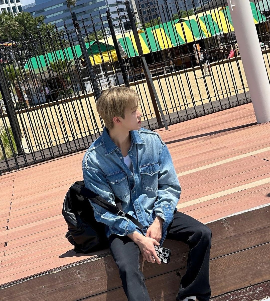 gaemookmin's tweet image. แค่นี้ เงียบ