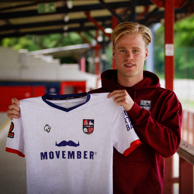 hrbfc1921's tweet photo. ✍️ Hampton &amp; Richmond FC are delighted to announce that Midfielder George Hunt has agreed a new deal to stay at Beveree for the 2024/25 Season.

💭 It's about going that step further now and giving everything on the pitch.

😁 Good to have you back @GeorgeHunt117

#HAMRICHFC 🔴🔵