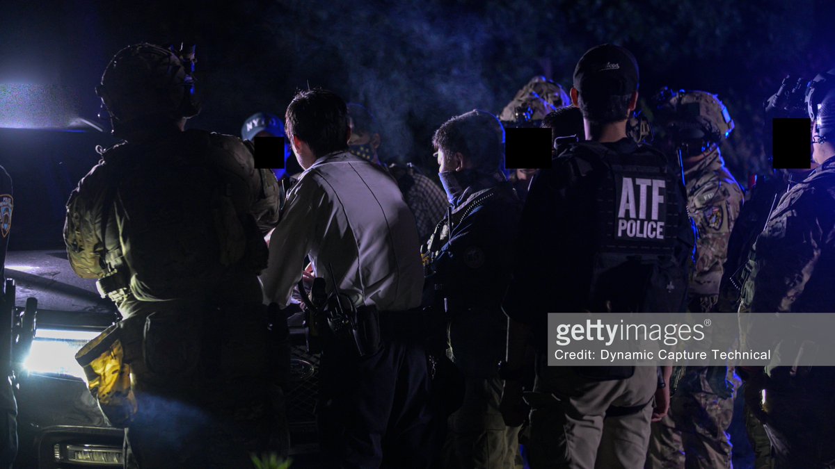 Forever_Lucius's tweet photo. Night
#NOWAYOUT #LE装備 #FBI装備 #ATF #NYPD https://t.co/YXLuSOy20M