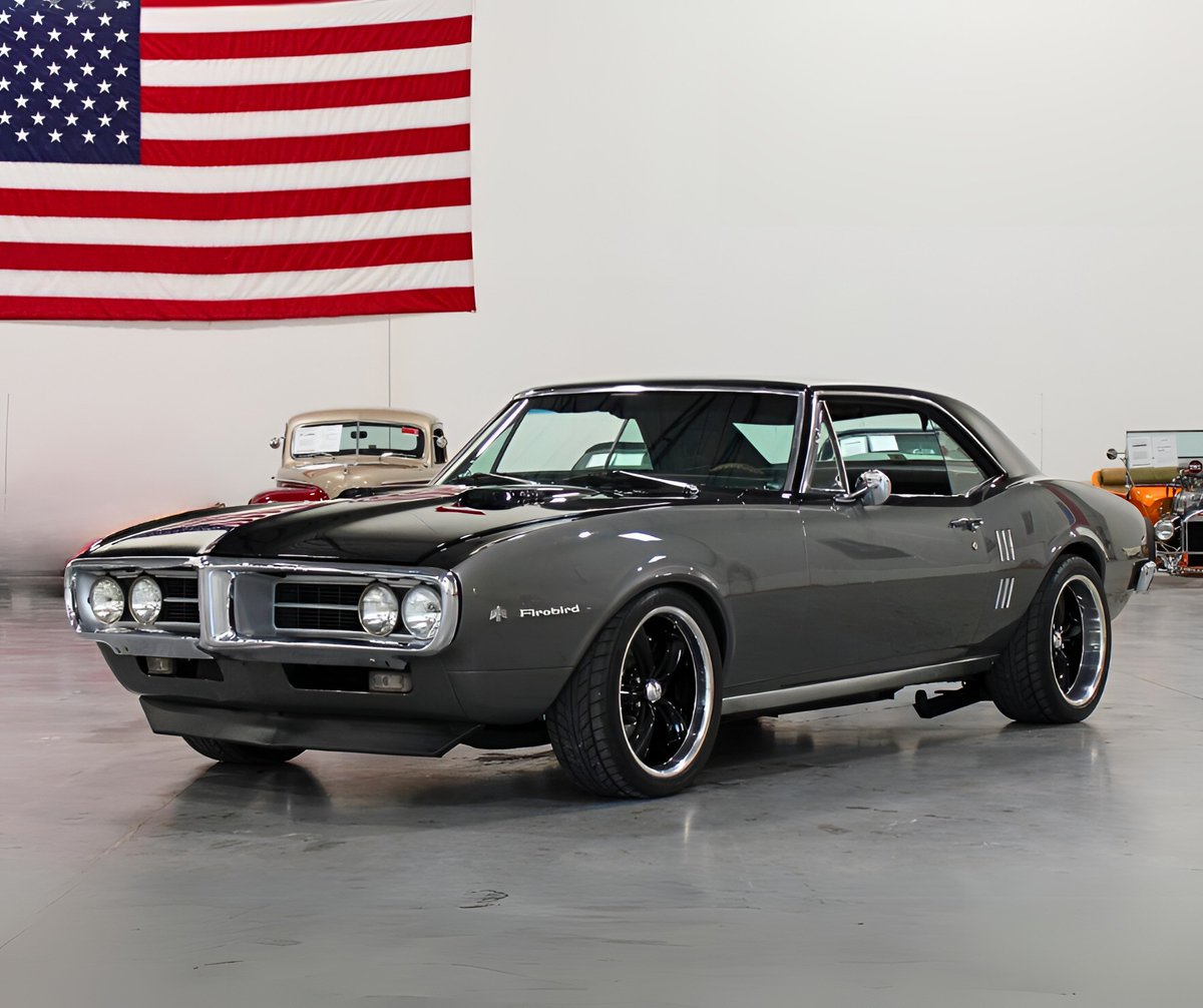 CarManToday's tweet image. 𝟭𝟵𝟲𝟳 𝗣𝗼𝗻𝘁𝗶𝗮𝗰 𝗙𝗶𝗿𝗲𝗯𝗶𝗿𝗱 𝟰𝟬𝟬 
📸 : GR Auto Gallery - GRAG (@grautogallery)
#pontiacfirebird #classicpontiac #worldwideclassiccars