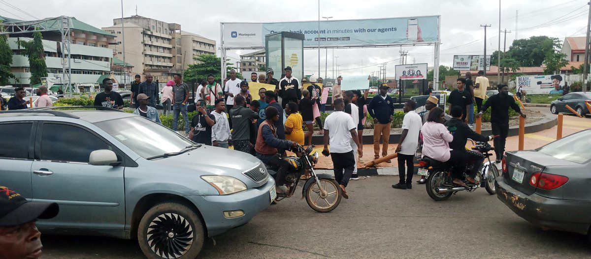 officialtamtv's tweet image. #AkurePeacefulProtest #EndEFCCBrutality #EndEFCC 

Cc: @YemieFash @EmiolaOlamidun @Akure360 @AkureCityTrend