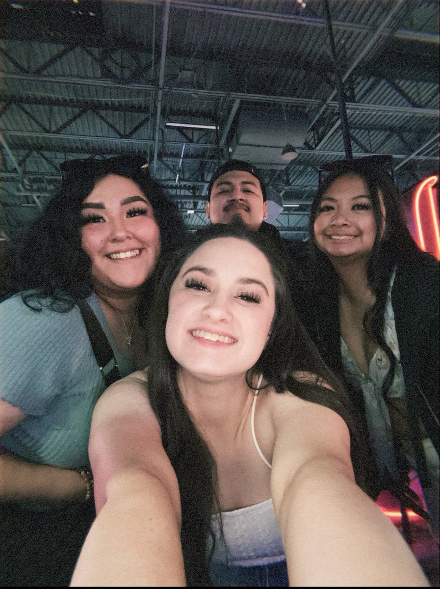 _HayleyGarrison's tweet photo. @kingkaren0 @Kev_2019 ❤️🥰 I love you guys https://t.co/QHbDuo4FDf