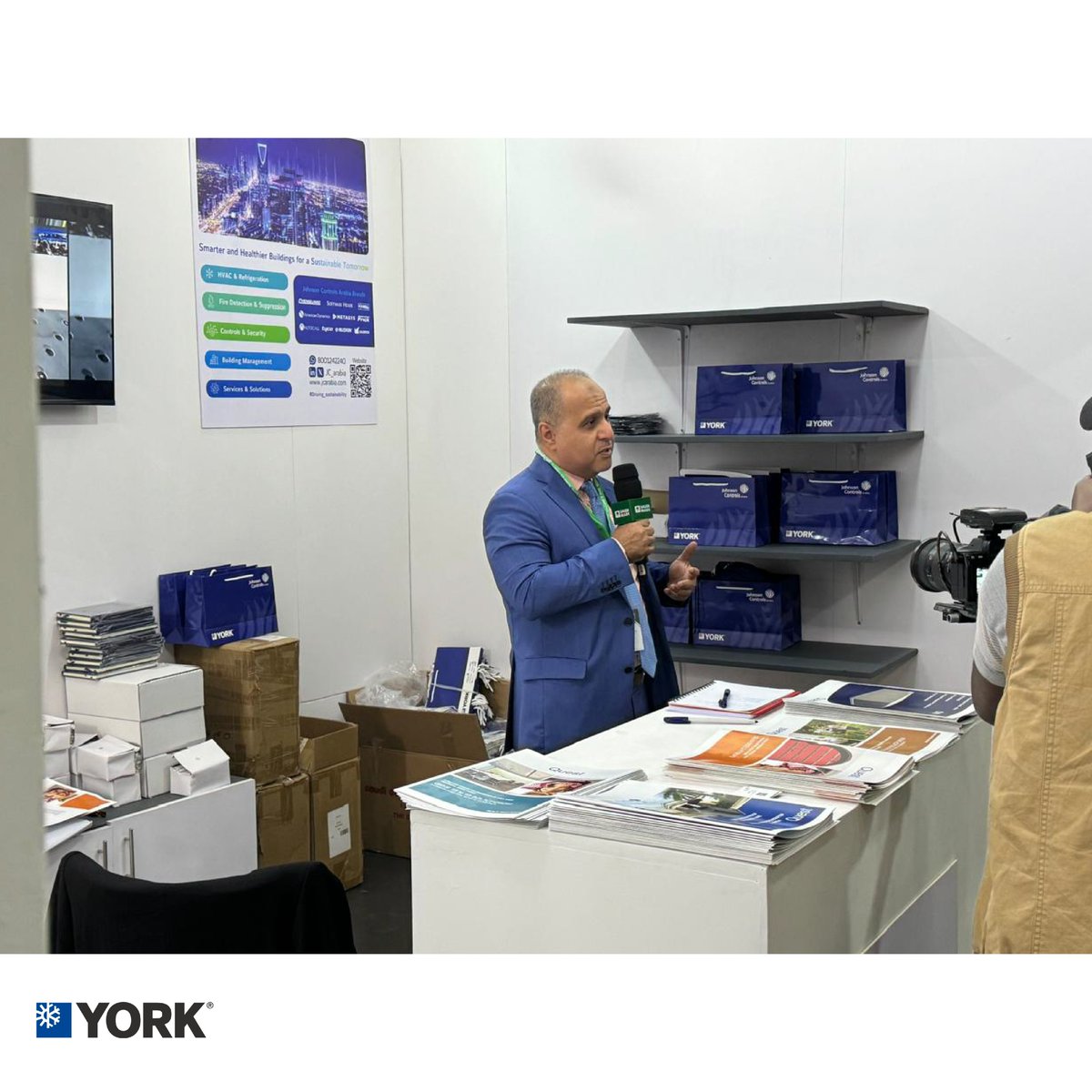 YORKksa's tweet photo. شاركت جونسون كنترولز العربية في معرض #buildexpo الذي أقيم في العاصمة الكينية نيروبي بهدف عرض حلولنا المبتكرة للمباني الذكية والمستدامة والتعرف على أحدث التطورات في الأسواق الناشئة. https://t.co/gpNd2eF1mW