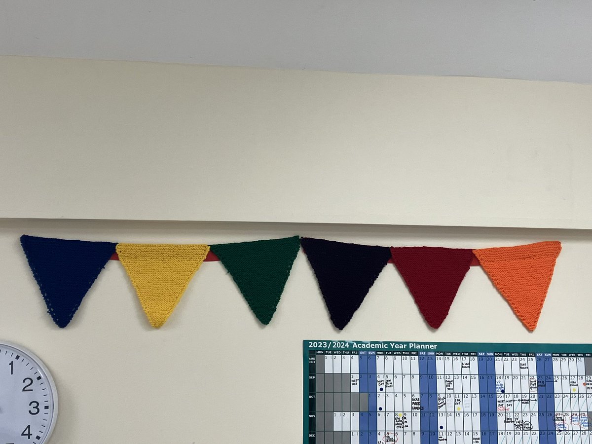 Borlase6th's tweet photo. Getting creative in the 6th form - knitted bunting in House colours! 💙💛💚💜❤️🧡 https://t.co/D7duLUOg1e