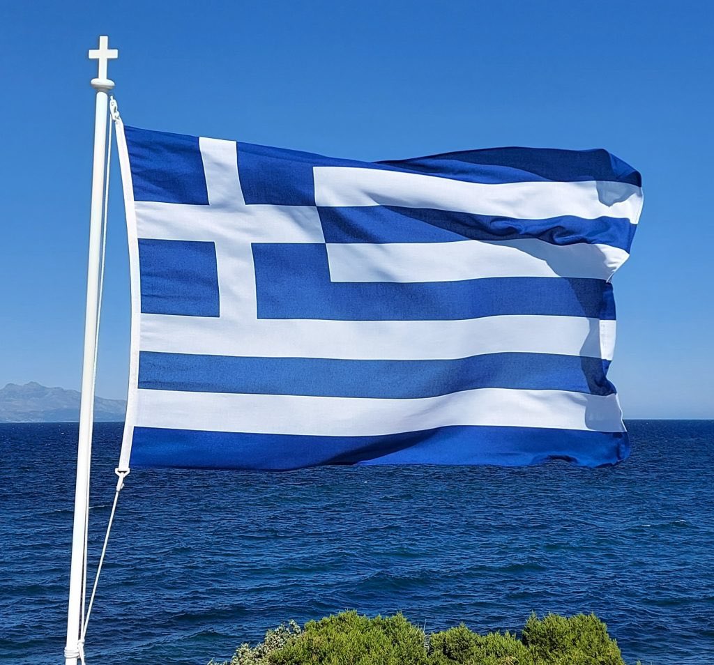 nikospeppas57's tweet photo. Οι 31.000 σταυροί του Ηλία Κασιδιάρη απλά δείχνουν οτι το Κίνημα δια αντιπροσώπων υποψηφίων και δη  ελλειμματικών ως προς το πολιτικό ανάστημα, όπως αυτό  του κ.
Μπάμπη Γιώτη, οδηγήθηκε στον γκρεμό. 
Το Κίνημα που Ιδεολογία του είναι η αντίθεση, οι αλλαλαγμοί ανευ πολιτικής ουσίας, η έλλειψη Οργάνωσης και Στρατηγικής. Το Κίνημα της Ιδιοτέλειας, της ατομικότητας, του ναρκισσισμού και της ρηχής επιπόλαιης σκέψης. Το Κίνημα που ως παράσιτο αναζήτησε μη συμβατούς προς αυτό ξενιστές για να επιβιώσει. 
Το «Κίνημα» που ποτέ δεν έγινε σοβαρό «��ΘΝΙΚΙΣΤΙΚΟ ΚΙΝΗΜΑ».
Ο πραγματικός Εθνικισμός ο οποίος είναι ταγμένος στην Συλλογικότητα για το καλό του Έθνους και της Πατρίδος θα συνεχίσει να υπάρχει καθαρός όπως γεννήθηκε, υπερήφανος όπως πορεύτηκε ανά τους αιώνες και αλληλέγγυος ως προς τους ομοεθνείς Συναγωνιστές του. Το κεφάλι ψηλά διότι υπάρχει Ελπίδα που είναι  η τέφρα της Αναγέννησης, η Τέφρα των Ευρωεκλογών…
#ευρωεκλογές