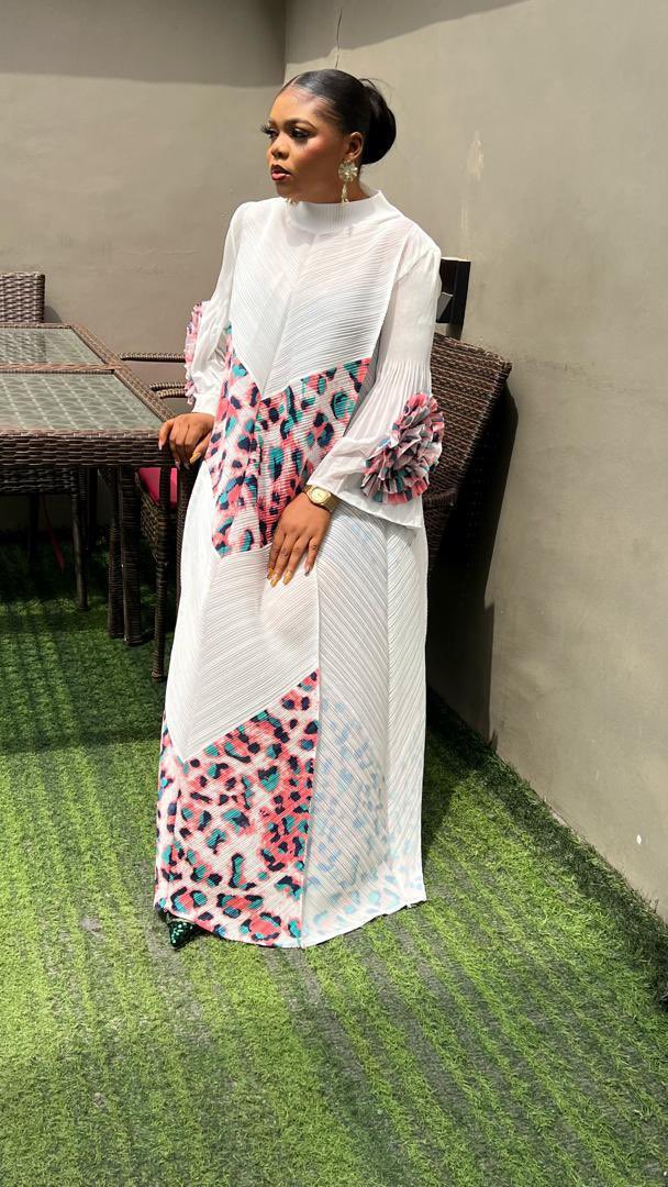GetReady_Withme's tweet photo. How will you be showing up this week as a gorgeous woman😍

All frames are available in size 8-20
Delivery is nationwide 
To order, please send a DM or leave a comment https://t.co/vJH3fFtlee