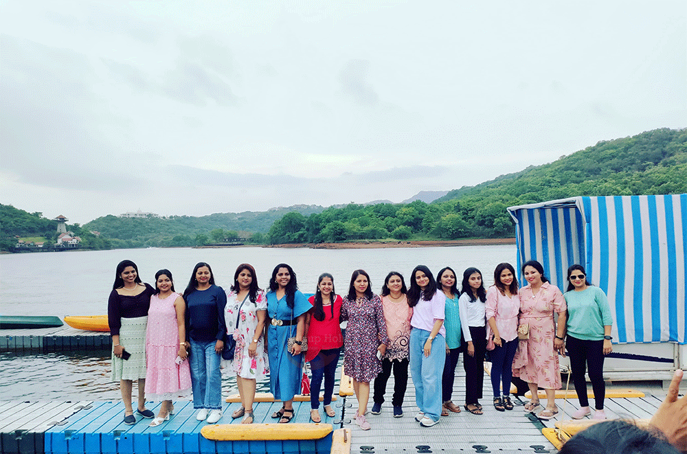 JetsupH's tweet photo. Kudos to the Jetsup team! 🎉 Our happy client enjoyed an amazing experience in Aamby Valley, Mumbai.😊
#AambyValley #HappyClient #JetsupExcellence #AambyValleyExperience #HappyClient #ClientSatisfaction #MumbaiExperiences #Jetsupteam #HappyClient #LuxuryTravel #jetsupholidays https://t.co/QrB6s59SfF