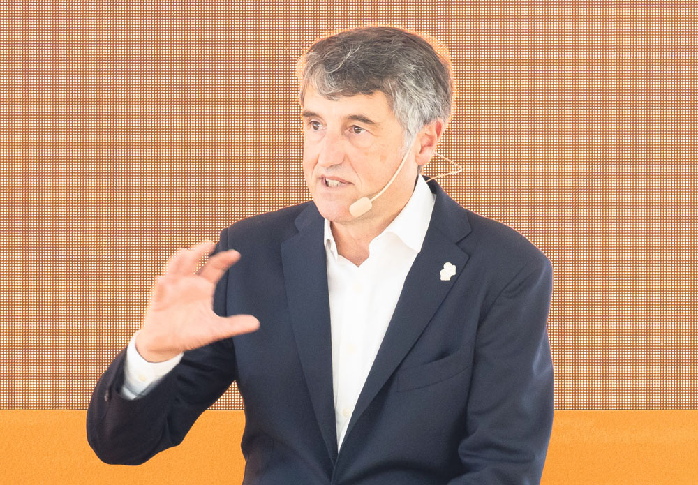 Estrategianet's tweet photo. 📰“Juntos, somos un océano. La cultura inversora como palanca de crecimiento”, #Jon_Ander_de_las_Fuentes, presidente del Clúster Financiero e Inversor de Euskadi - #BasqueFIK
https://t.co/rj3ylRfm38 https://t.co/3n3B52dzvy