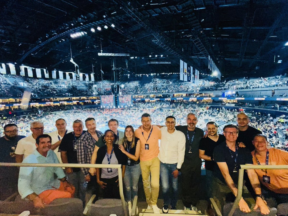 7MasterHand's tweet image. Quel week-end à Cologne avec le groupe 7Master 😍 Un grand bravo au FC Barcelone et à Györ pour cette magnifique victoire sur les terres allemandes 🇩🇪 #7master #handball