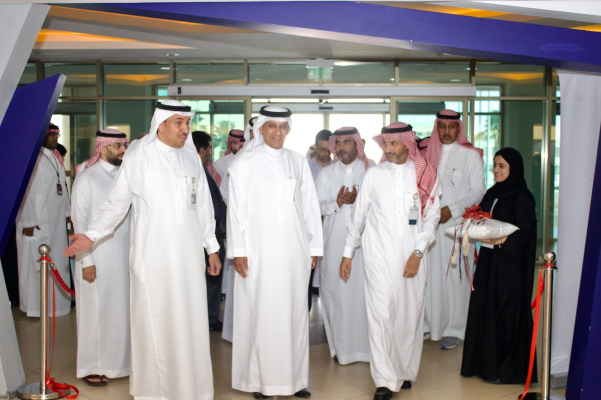 IAU_CCSIT's tweet photo. افتتح سعادة نائب رئيس #جامعة_الإمام_عبد_الرحمن_بن_فيصل للبحث العلمي و الابتكار أ.د.فهد الحربي #معرض_مشاريع_التخرج_التاسع لكلية علوم الحاسب وتقنية المعلومات بحضور عميد الكلية د.عبدالله المهيدب والرعاة ومنسوبي الكلية
#IAU_CCSIT
#Graduation_Project_Showcase_9 https://t.co/dSMbHltAAM