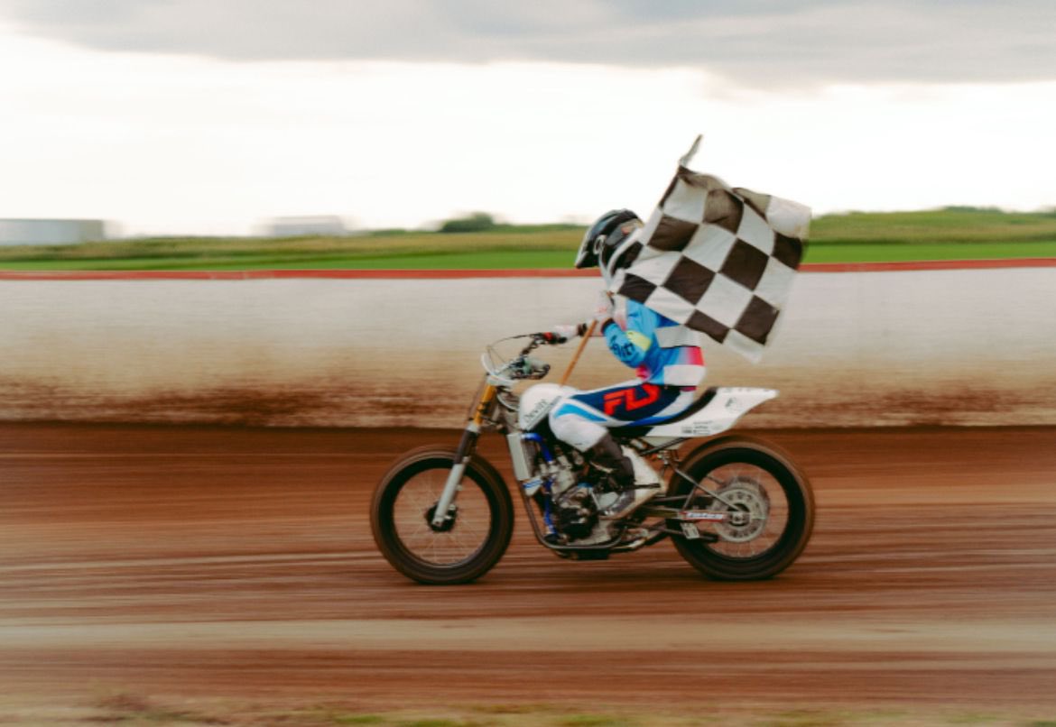 max_vanoni's tweet photo. Chequered flag ๐
Not bad for the second race ever.
#cp2 #flattrack #FT07 https://t.co/eVPyS9FpTK