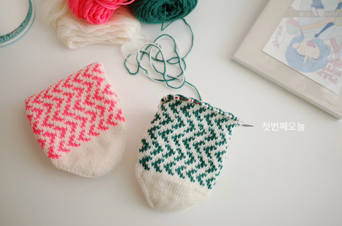 수박은 안 먹지만 여름엔 수박이지 🍉

#knitting #뜨개 #양말뜨기