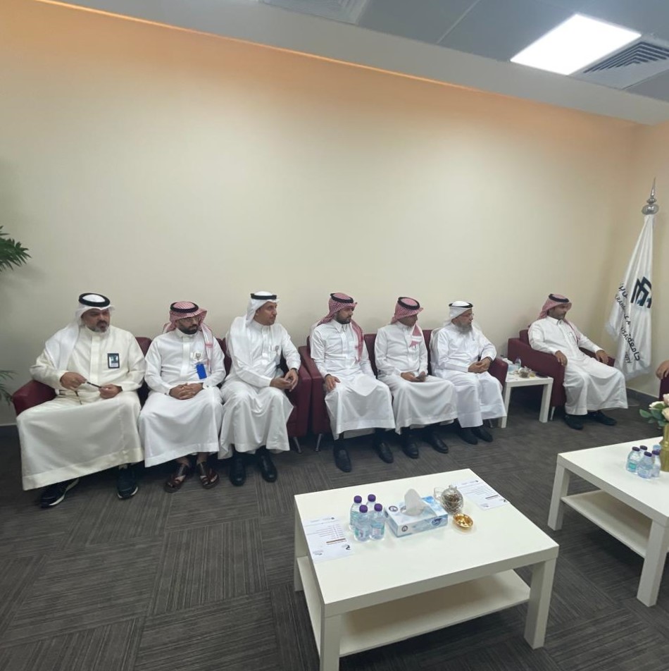 IAU_CCSIT's tweet photo. جانب من استقبال سعادة نائب رئيس الجامعة للبحث العلمي والابتكار أ.د/فهد الحربي و المهندس عمر الذكير مدير إدارة حماية المعلومات بشركة أرامكو لمعرض مشاريع التخرج التاسع لكلية علوم الحاسب و تقنية المعلومات
#IAU_CCSIT
#Graduation_Project_Showcase_9
#معرض_مشاريع_التخرج_التاسع https://t.co/kfnPfa684Y