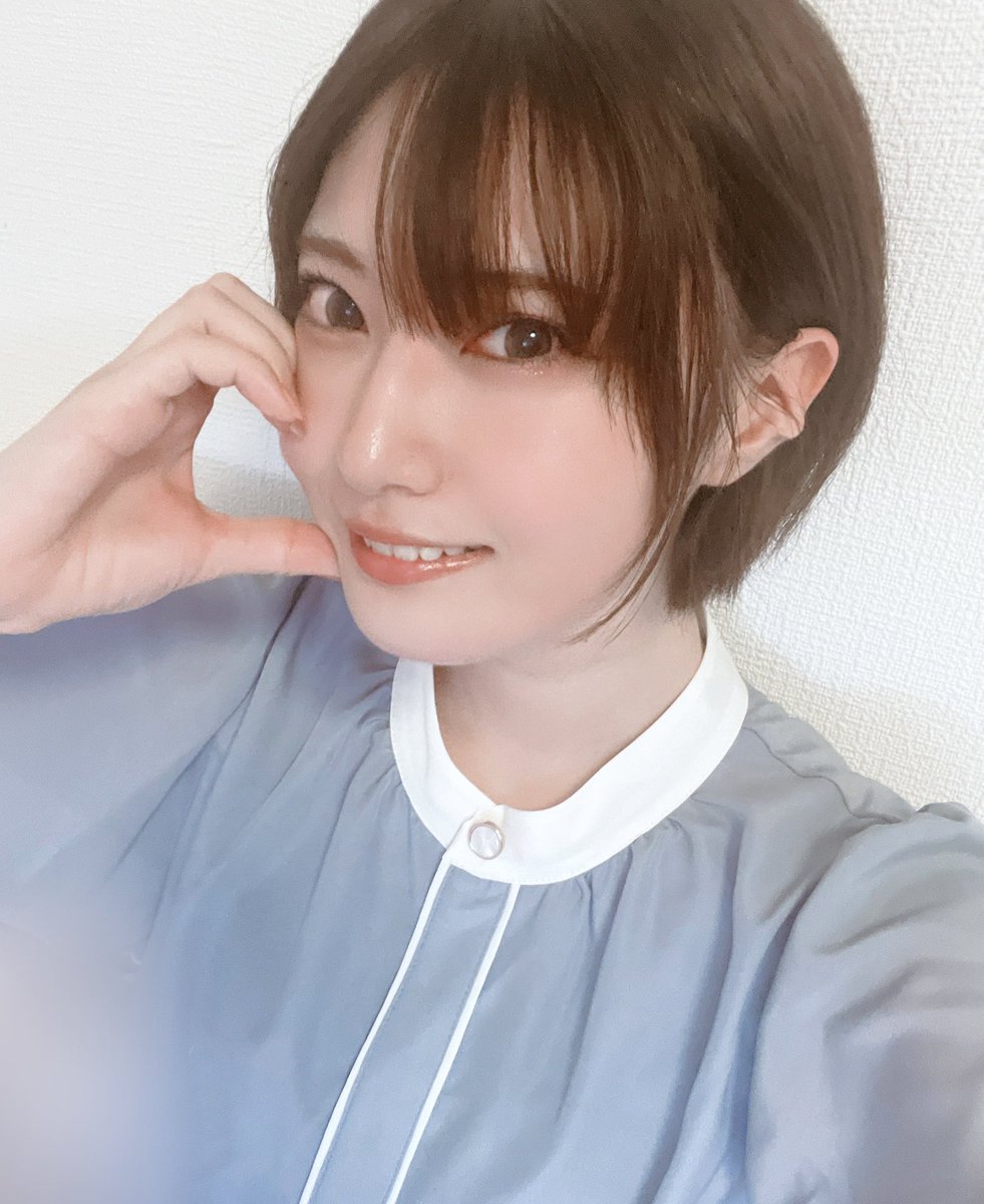 misuzu_610's tweet photo. 本日お誕生日を迎えました- ̗̀ 🎂 ̖́-
お仕事をさせていただくようになってから4度目のお誕生日かな💭

これからも一つ一つのお仕事に真摯に向き合って精進いたします✊🏻 ̖́-

てんてんと写真撮ろうと思ったけどさすがにカメラ目線は無理でした🐹ﾔﾀﾞｯ https://t.co/vf9H8h0XSV