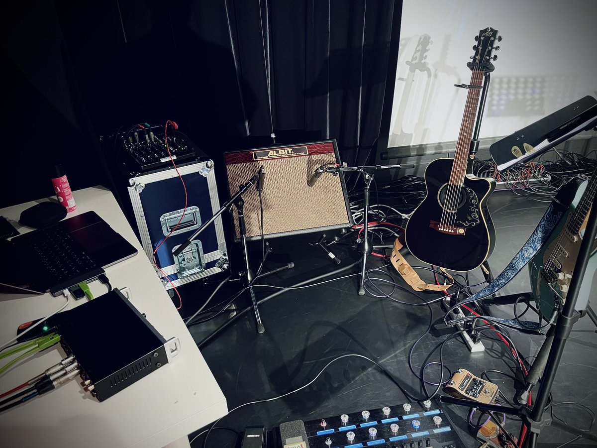 Yu_to_gt's tweet photo. 古城紋さんワンマンライブ
無事に終了いたしました！

演出も凝ってて楽しいライブでした♪
素敵なメンバーやスタッフ、ファンの皆さんと幸せな空間を共有出来ました。
ありがとうございました！

#古城紋
#Landofsweets https://t.co/zQTd8gnx2N
