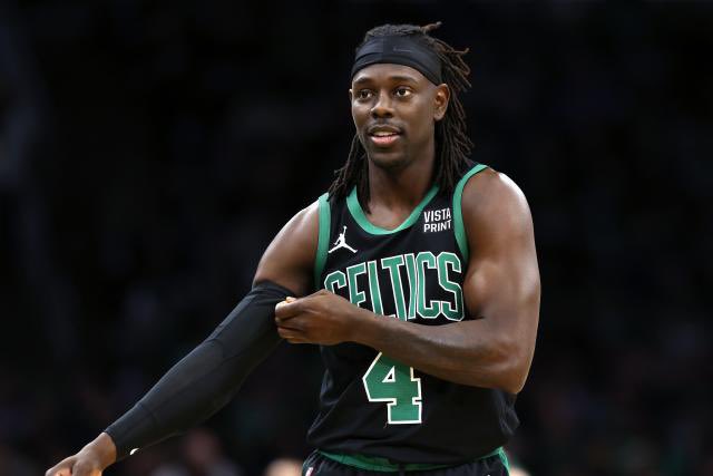 JohnnyRozis's tweet photo. Οι #Celtics έχουν τον τρόπο να κερδίσουν ένα παιχνίδι, όταν το δίδυμο τους δεν είναι στην καλή του μέρα. Ο Λούκα είναι απελπιστικά μόνος του και όπως όλα δείχνουν, αν δεν καταφέρουν οι #Maverics να ελέγξουν το παιχνίδι, το σενάριο της σκούπας είναι αναπόφευκτο. #nba https://t.co/ZLodYJrJM1