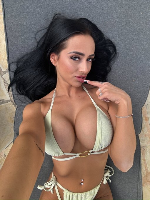 Good morning 💛 https://t.co/YCgEo62wzG