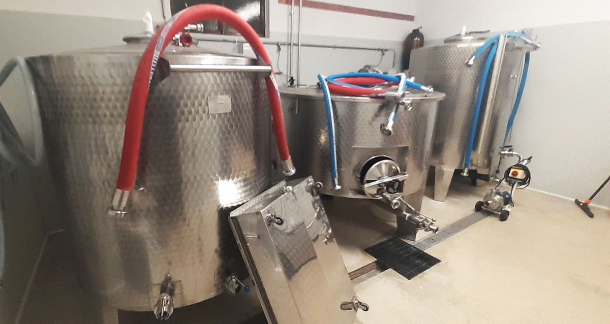 cronachedibirra's tweet photo. Il Birrificio Bachground vende #impianto da 10 hl, #fermentatori e attrezzature
https://t.co/AVdKVX48uN #annunci https://t.co/yJVW03baDA