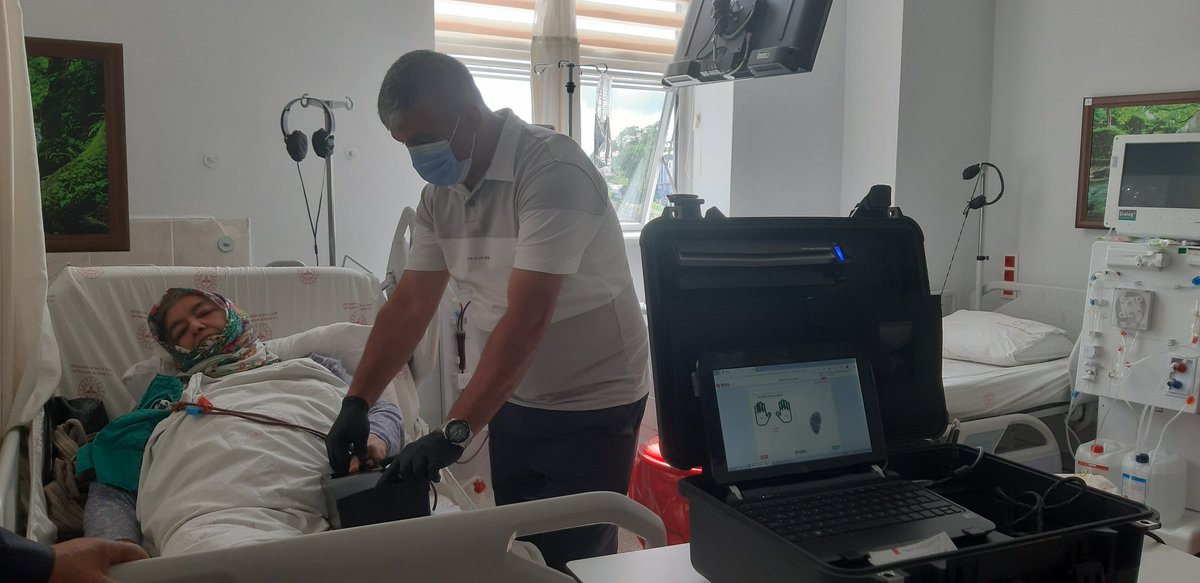 Haftaya diyaliz hastası Gülbahar teyzemizin Kimlik Kartı başvurunu ve hayır dualarını  alarak başladık. Siz bize gelemezseniz biz size geliriz #HayatınızınHerAnında <a href="/TCOrduValiligi/">Ordu Valiliği</a> <a href="/orduilnufus/">Ordu İl Nüfus ve Vatandaşlık Müdürlüğü</a> <a href="/gurgentepekayma/">Gürgentepe Kaymakamlığı</a> <a href="/buketyslgl/">Buket Yeşilgül</a> <a href="/YusufMercan5228/">Yusuf MERCAN</a>