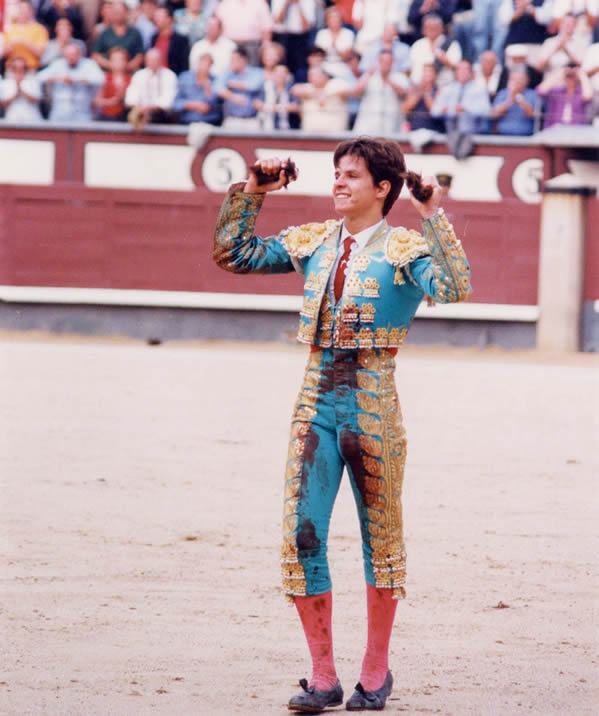 El día 8 entre muchas voces que se dieron por el famoso "7", me llamó la atención. 
QUE VUELVA EL JULI!!! se gritó al terminar la corrida, quizás el grito más acertado del día.