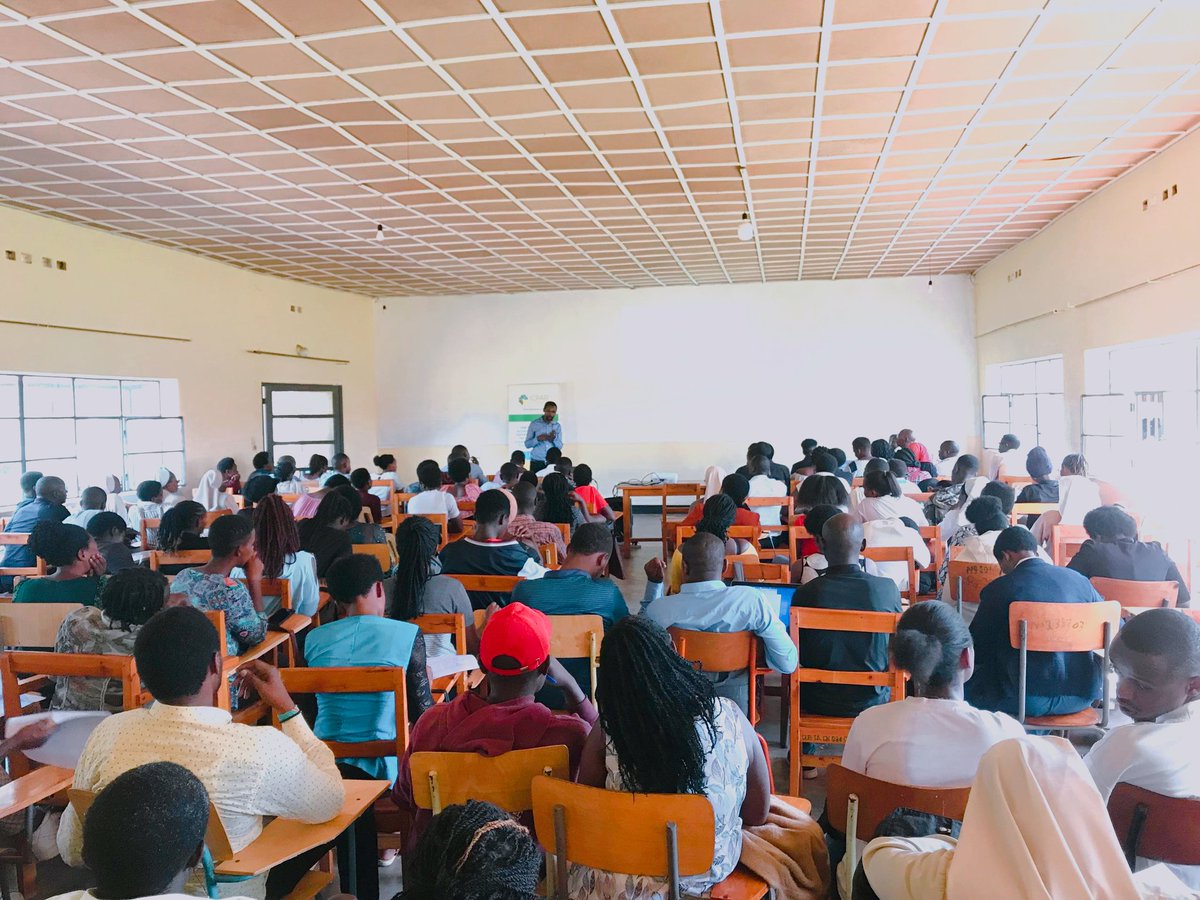 CUR_Rwanda's tweet photo. #INSIDE_CUR Today, We're thrilled to host @I_CPAR for enhancing our partnership in Certified Public Accountants (CPA) Program. All the best to our students from the faculty of commerce who have joined the program yet. We for #BetterEducation and #Better_Future. https://t.co/SN2JsmV8hU