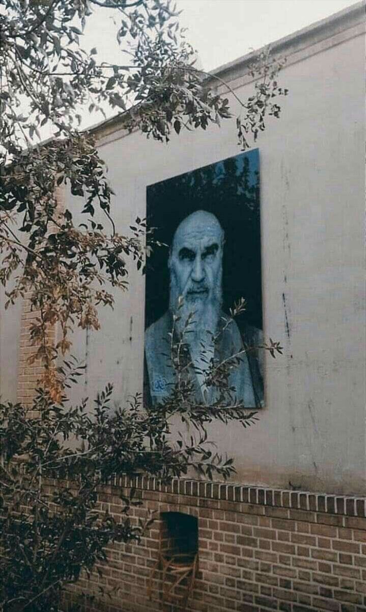 "طريقنا إلى القدس، يمرّ مِن كربلاء
فلا يُمكنني أن أكون حُسينيًّا، وأتخلّى عن فِلسطين".

-روح الله الخُمينيّ قدس سره