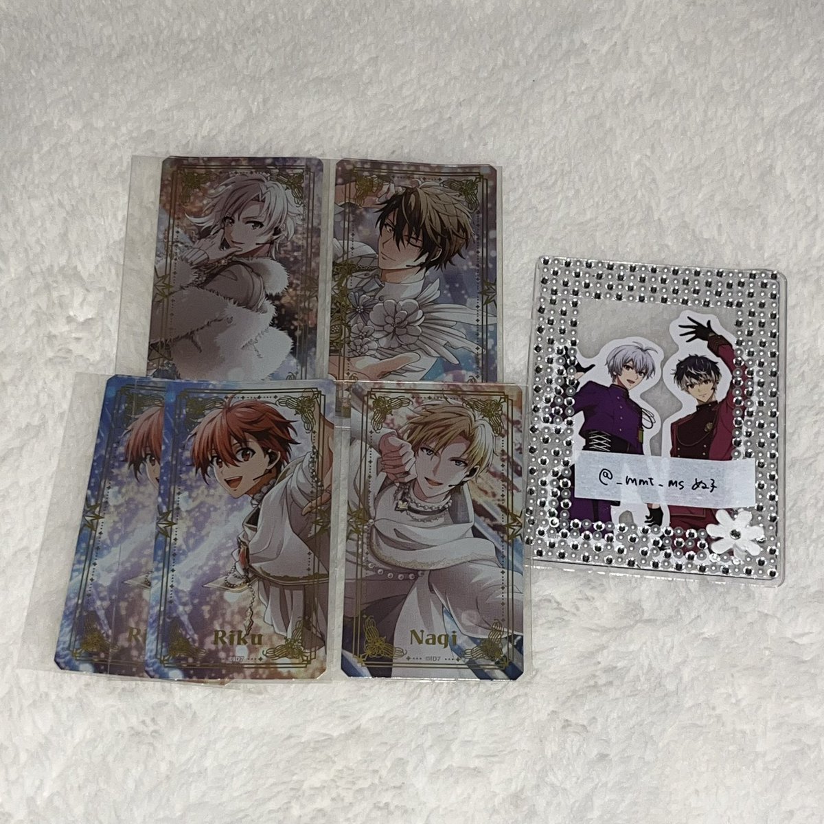 _mmt_ms's tweet photo. 【譲渡/交換】アイナナ ムビナナ ホログラムクリア��ート ポストカード　ステッカー

譲→画像参照（一織、大和、三月、ナギ、陸、天、龍之介、トウマ、虎於）

求→百、壮五、巳波or 定価+送料

郵送での交換希望です。
お気軽にお声がけください。
よろしくお願いいたします。 https://t.co/T33qGMqTcv