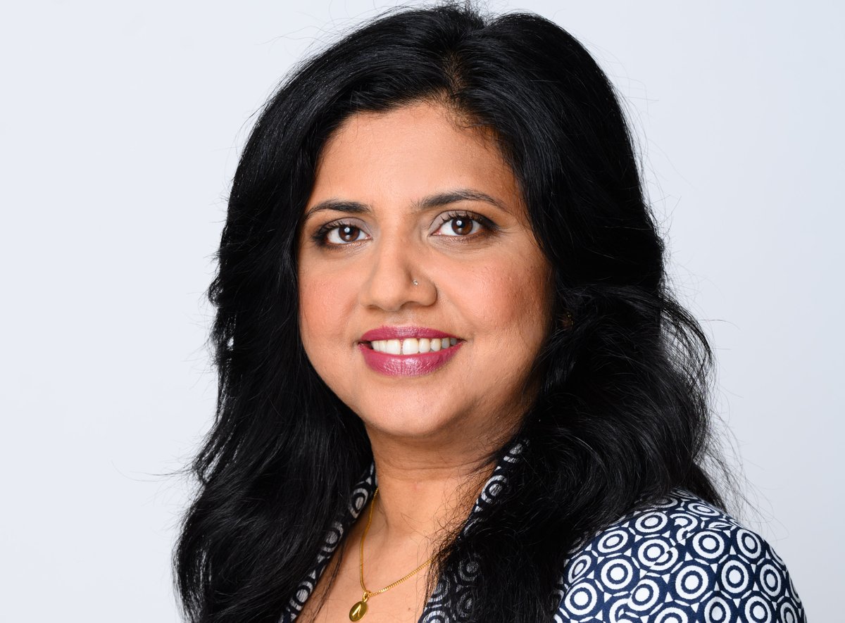 Als kind van migrantenouders leerde onze adviseur Aruna Tharmakulanthan hoe belangrijk het is dat mensen voor je openstaan. Dat heeft haar gevormd. In haar toenmalige thuisland #Zweden werkte ze jarenlang in het #sociaaldomein.
stimulansz.nl/het-verhaal-va…