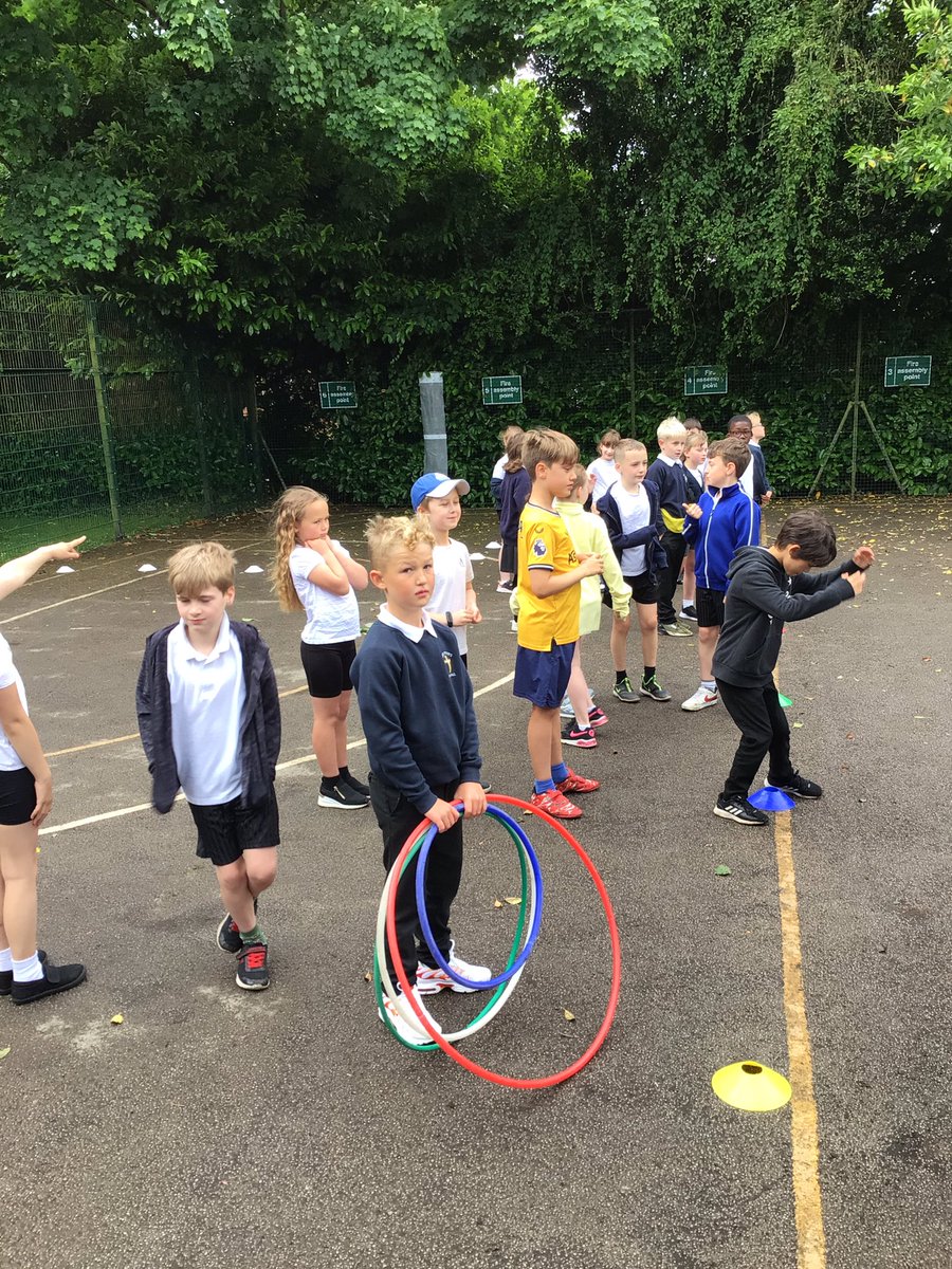 Y4_StPeters_CE's tweet photo. Team game #1.  Which team will get across the playground in the fastest time? @StPeters_CE https://t.co/FnSTf3YzE3