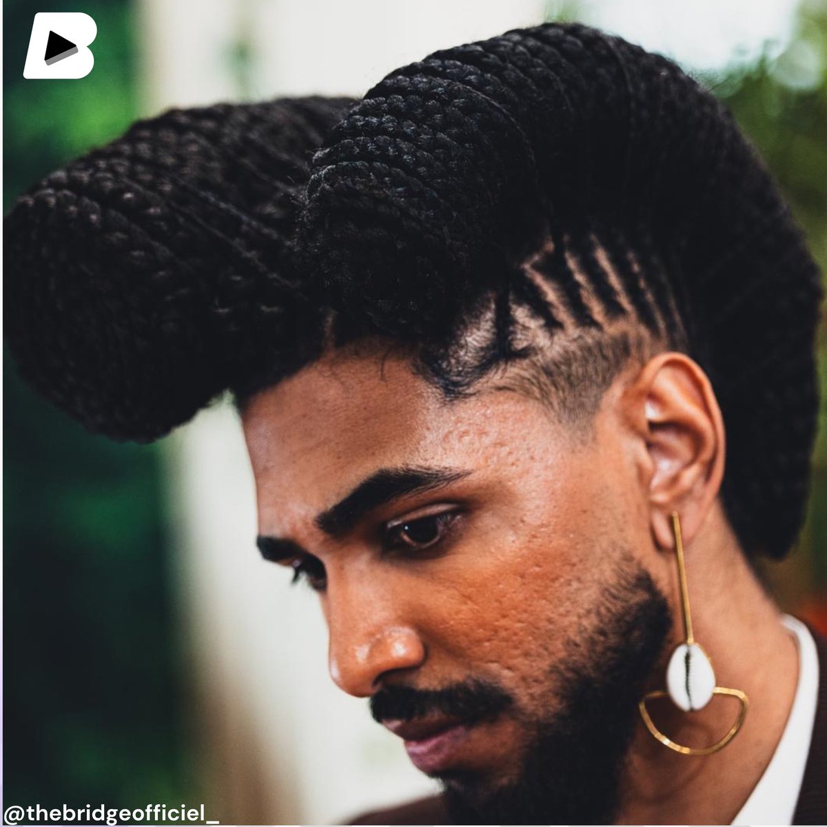 The_BridgeMedia's tweet photo. La #NHA2024 c’était aussi l’occasion de croiser des visiteurs épanouis, fiers d’arborer leurs coiffures exceptionnelles !
Et vous ? Vous y étiez ?
#TheBridgeMedia #OnTheBridge #NaturalHair #Cheveuxnaturels #cheveuxafro #soinscheveux #longnaturalhair @NHAParis https://t.co/eJrmAhJ8Uo