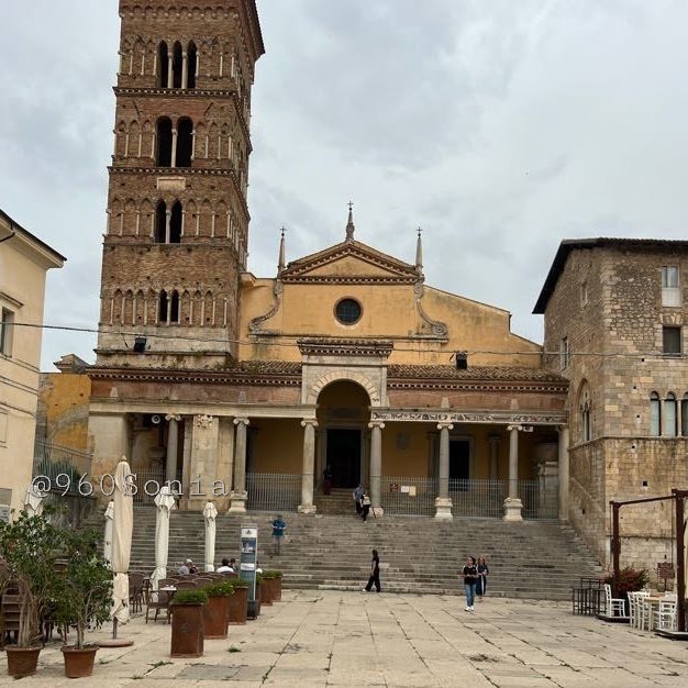 Ciao my twitter friends 🤗   Wish you a great and safe Monday 🌈🌻     
Greetings from Italy