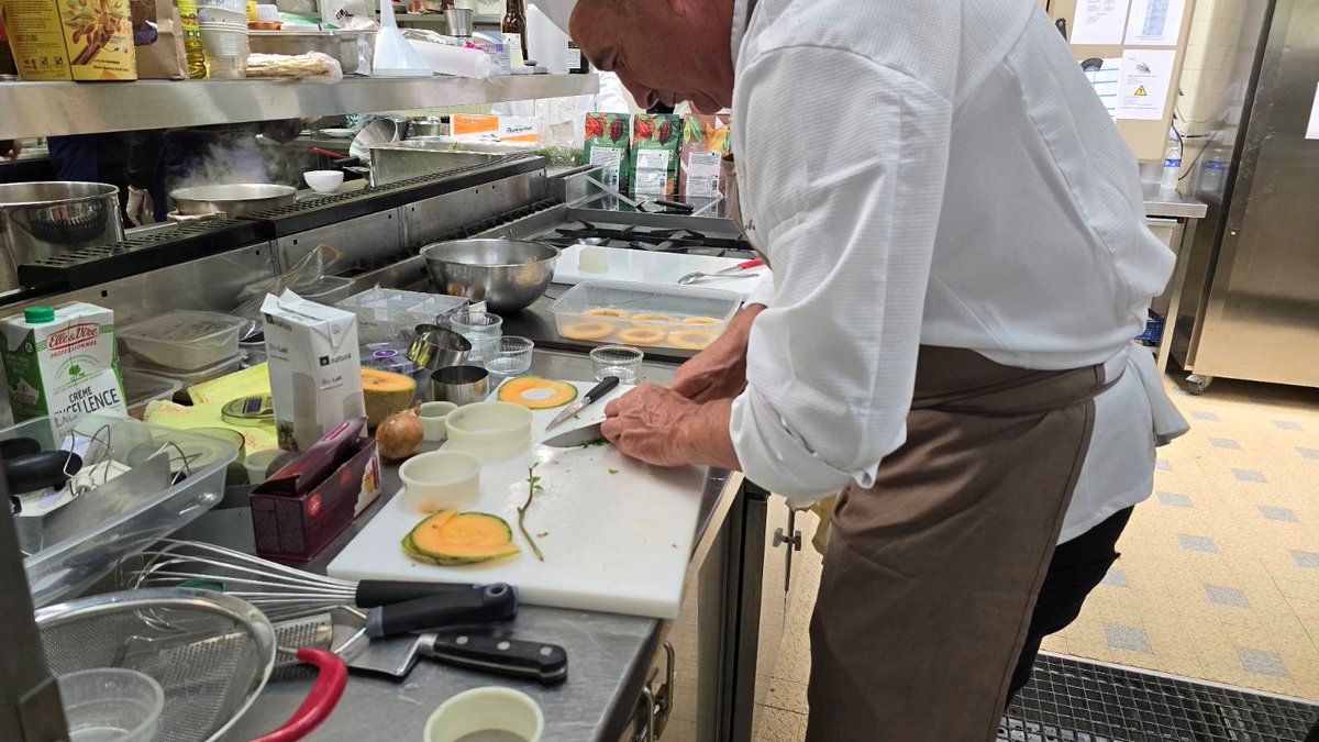Cheopsconseil's tweet photo. Concours culinaire #CapHandicook -Toulouse : Les odeurs commencent à mettre en appétit 🥘📷merci à nos partenaires professionnels : les maîtres restaurateurs en binôme avec les candidats Cap emploi - France travail et les membres de l'ANC dans les jurys techniques
@AFMR
@ANC https://t.co/3jG3wdr1oh