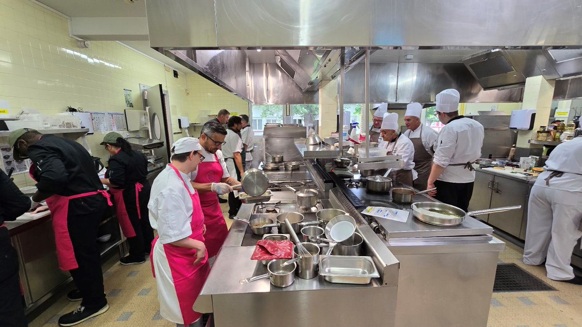 Cheopsconseil's tweet photo. Concours culinaire #CapHandicook -Toulouse : Les odeurs commencent à mettre en appétit 🥘📷merci à nos partenaires professionnels : les maîtres restaurateurs en binôme avec les candidats Cap emploi - France travail et les membres de l'ANC dans les jurys techniques
@AFMR
@ANC https://t.co/3jG3wdr1oh