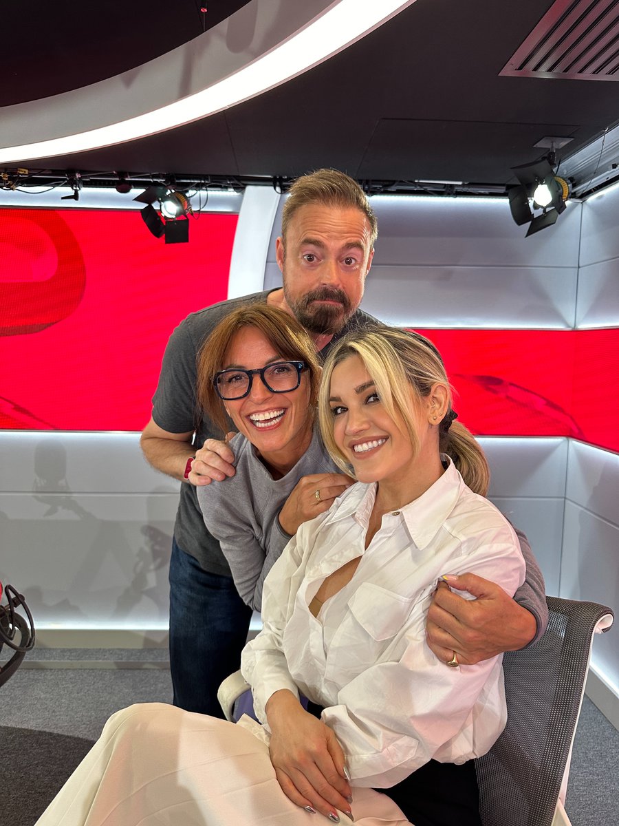 Heart (@thisisheart) on Twitter photo Welcome <a href="/ThisisDavina/">Davina McCall</a>! You are live on Heart Breakfast please do not swear! 🤣🙌❤️
Listen live on <a href="/GlobalPlayer/">Global Player</a>, the official Heart app 👉 global-player.onelink.me/Br0x/HeartList… Welcome <a href="/ThisisDavina/">Davina McCall</a>! You are live on Heart Breakfast please do not swear! 🤣🙌❤️
Listen live on <a href="/GlobalPlayer/">Global Player</a>, the official Heart app 👉 global-player.onelink.me/Br0x/HeartList…