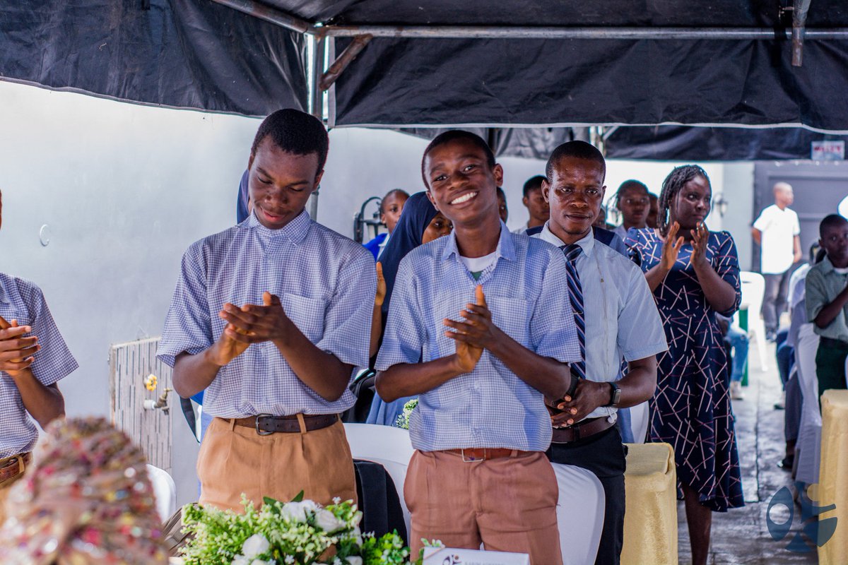 karimadeyemifdn's tweet image. Sharing some visual highlights from our just concluded award ceremony. 

What do you think the students were doing in the last slide?

#KAF #KAFAwards #IDSDP2024