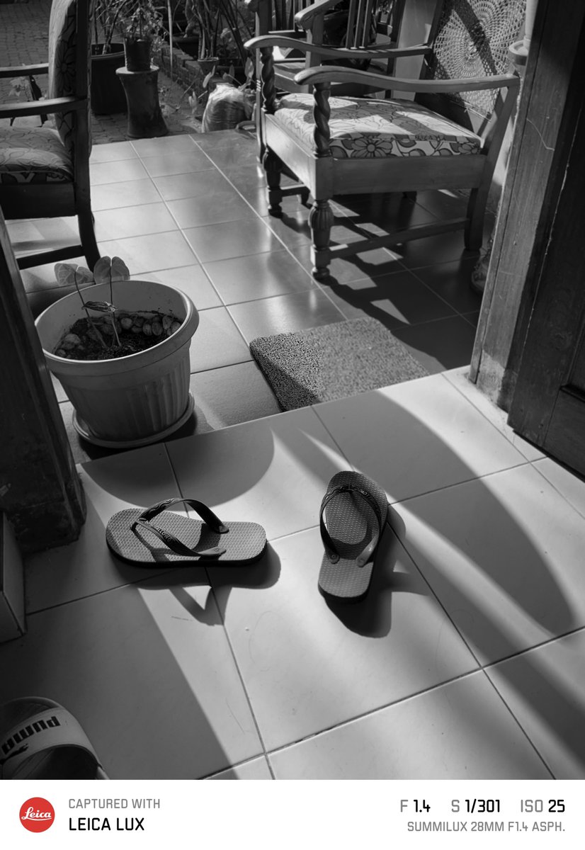 EgaChristianus's tweet photo. Romanticizing foto sendal https://t.co/fFzwwnoVaN